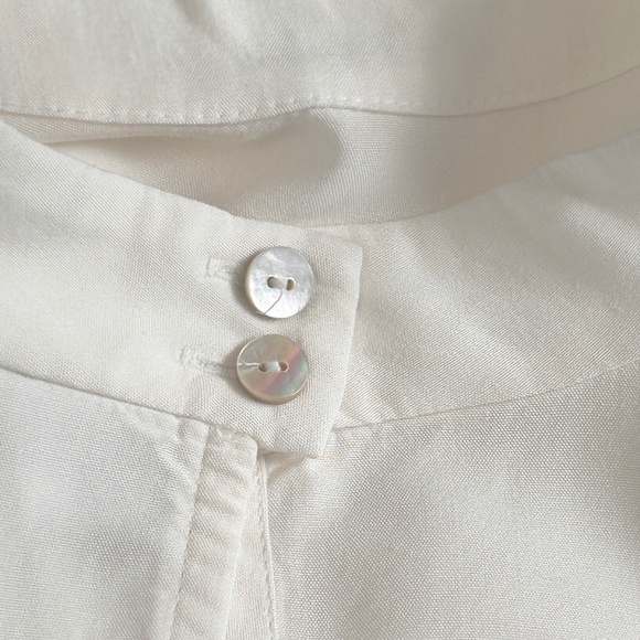 J. Jill Blouse Top Tank Shirt Mock Neck 100% Rayon Ivory Keyhole back Hi Low - Picture 9 of 14